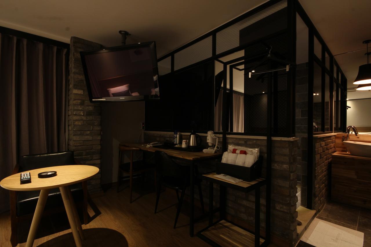 Hotel The May Gimhae Esterno foto