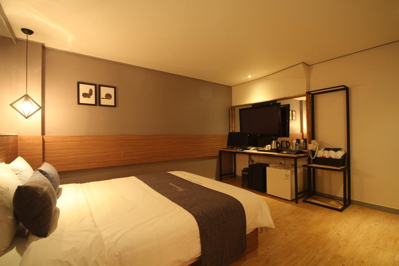 Hotel The May Gimhae Esterno foto
